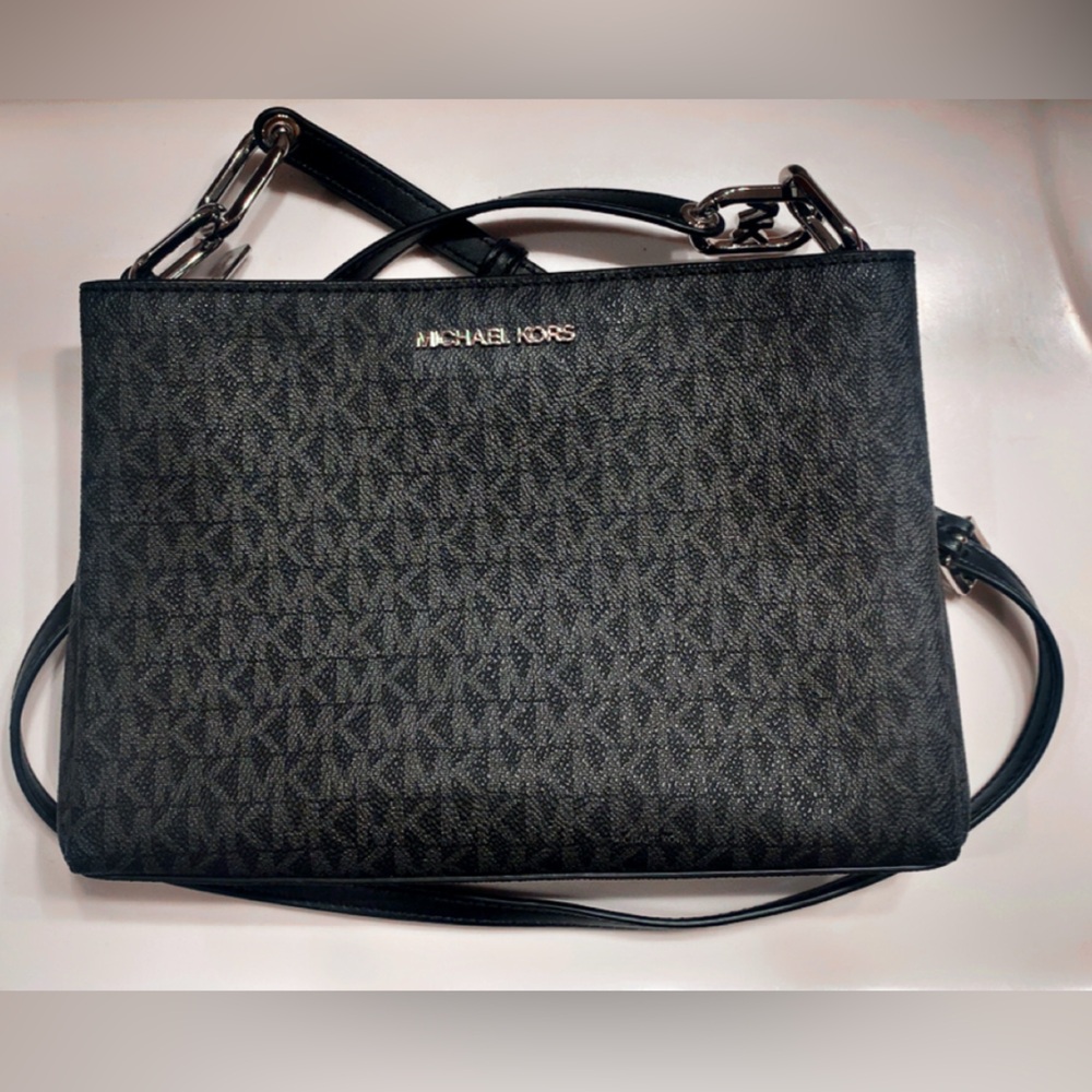 Michael Kors Trisha Medium Triple Compartment Crossbody NWT